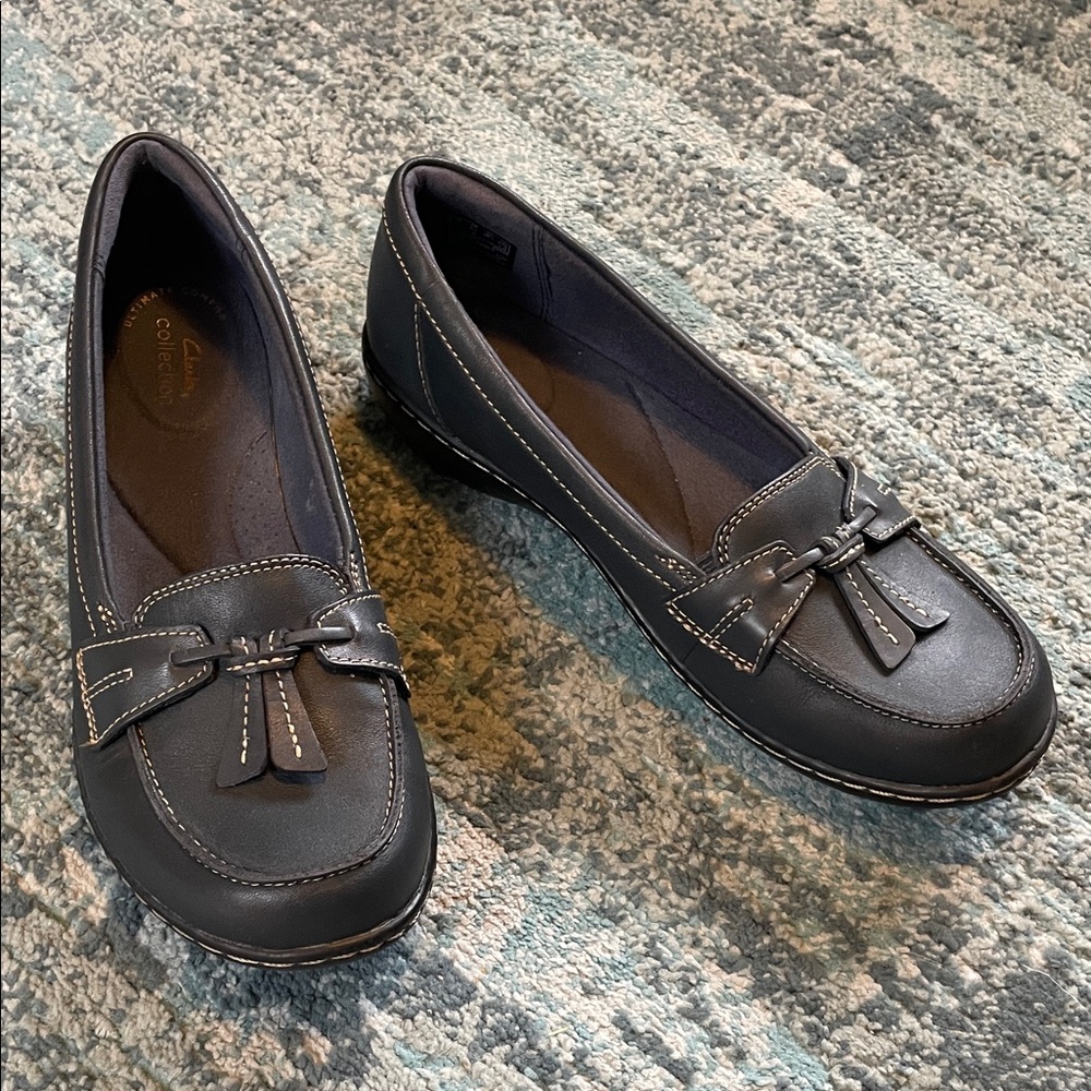Clarks Women's Navy Blue Loafers
